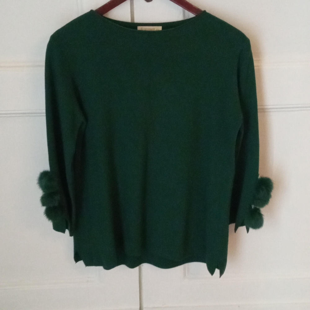 Italy Green sweater fur detail